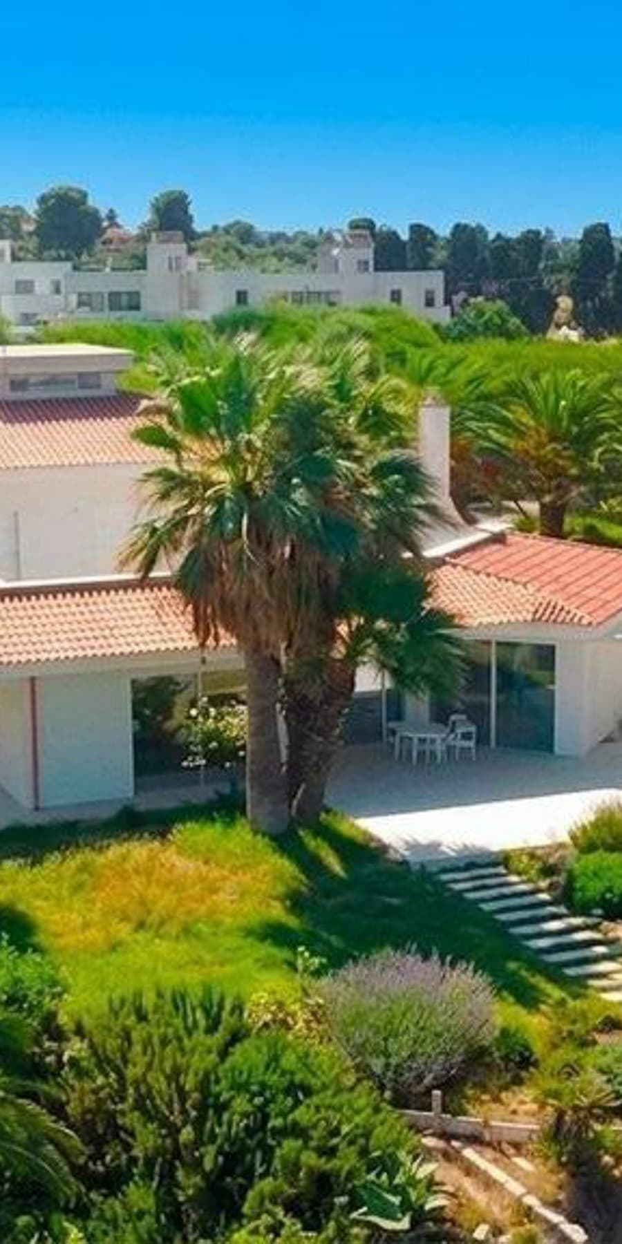 Villa elegante a Siracusa, 400 mq di lusso e relax