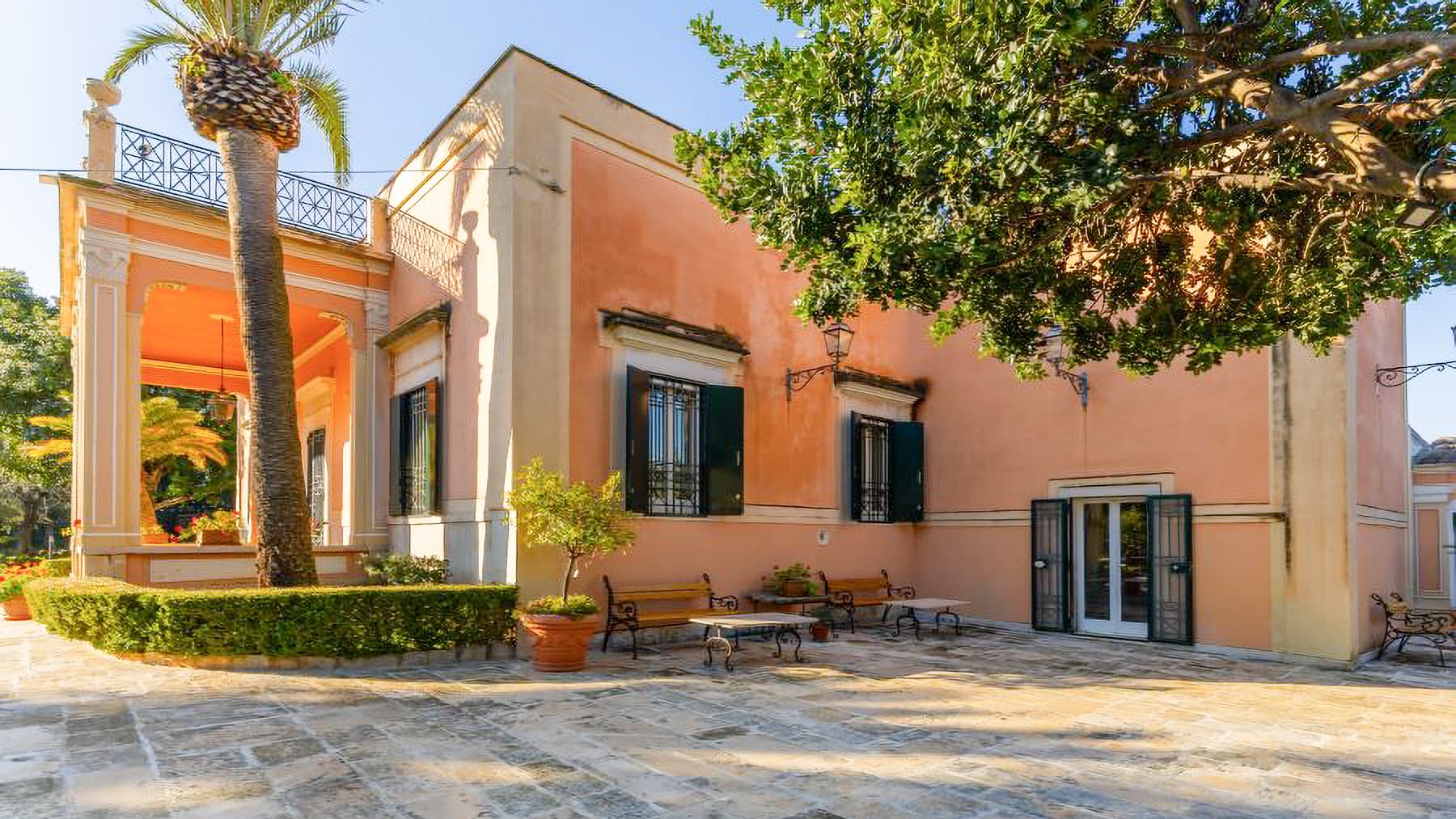 Villa Liberty con Giardino a Molfetta, Puglia