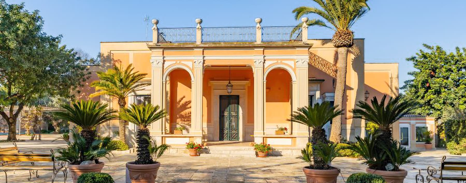 Villa Liberty con Giardino a Molfetta, Puglia