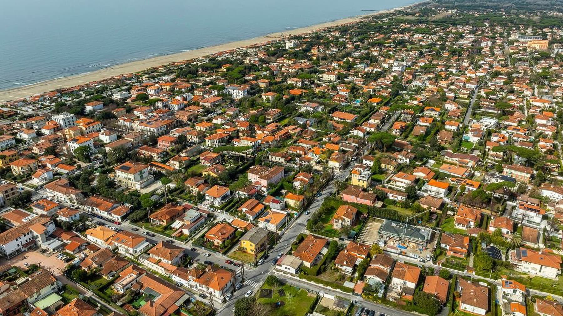 Villa elegante a Forte dei Marmi, cuore della Versilia