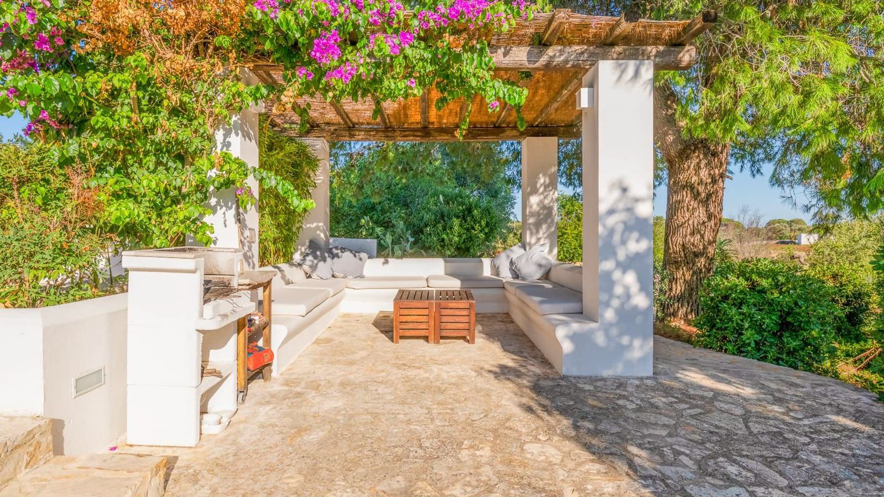 Villa con Piscina e Trulli a Ceglie Messapica, Puglia