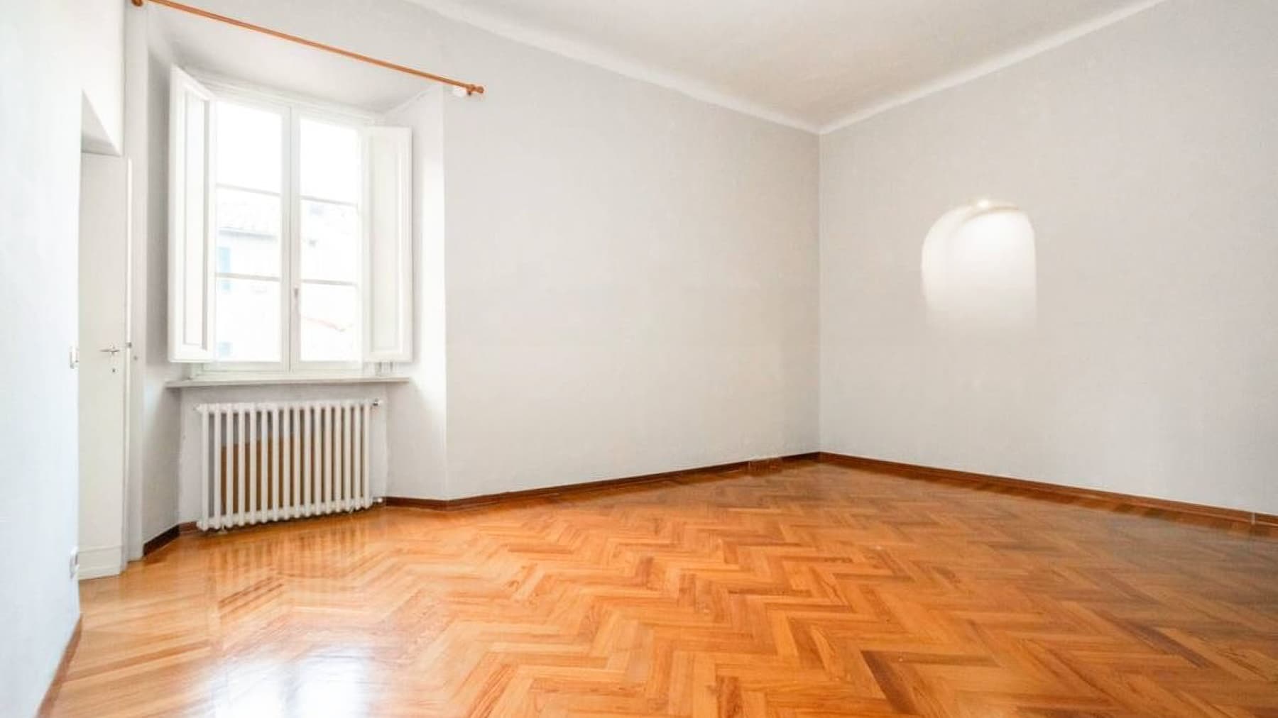Charming Apartment in Lucca, Tuscany
