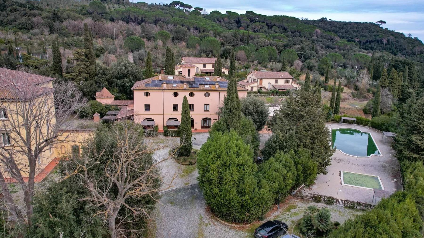 Elegant Property in Riparbella, Tuscany Near the Sea