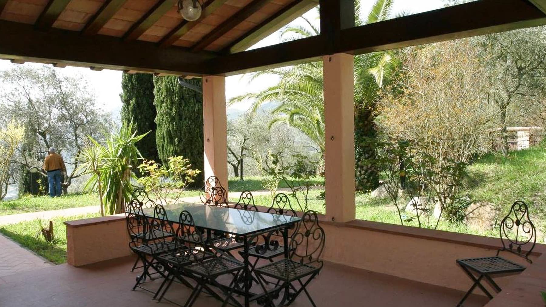 Villa con Vista Isola d'Elba nella Splendida Toscana