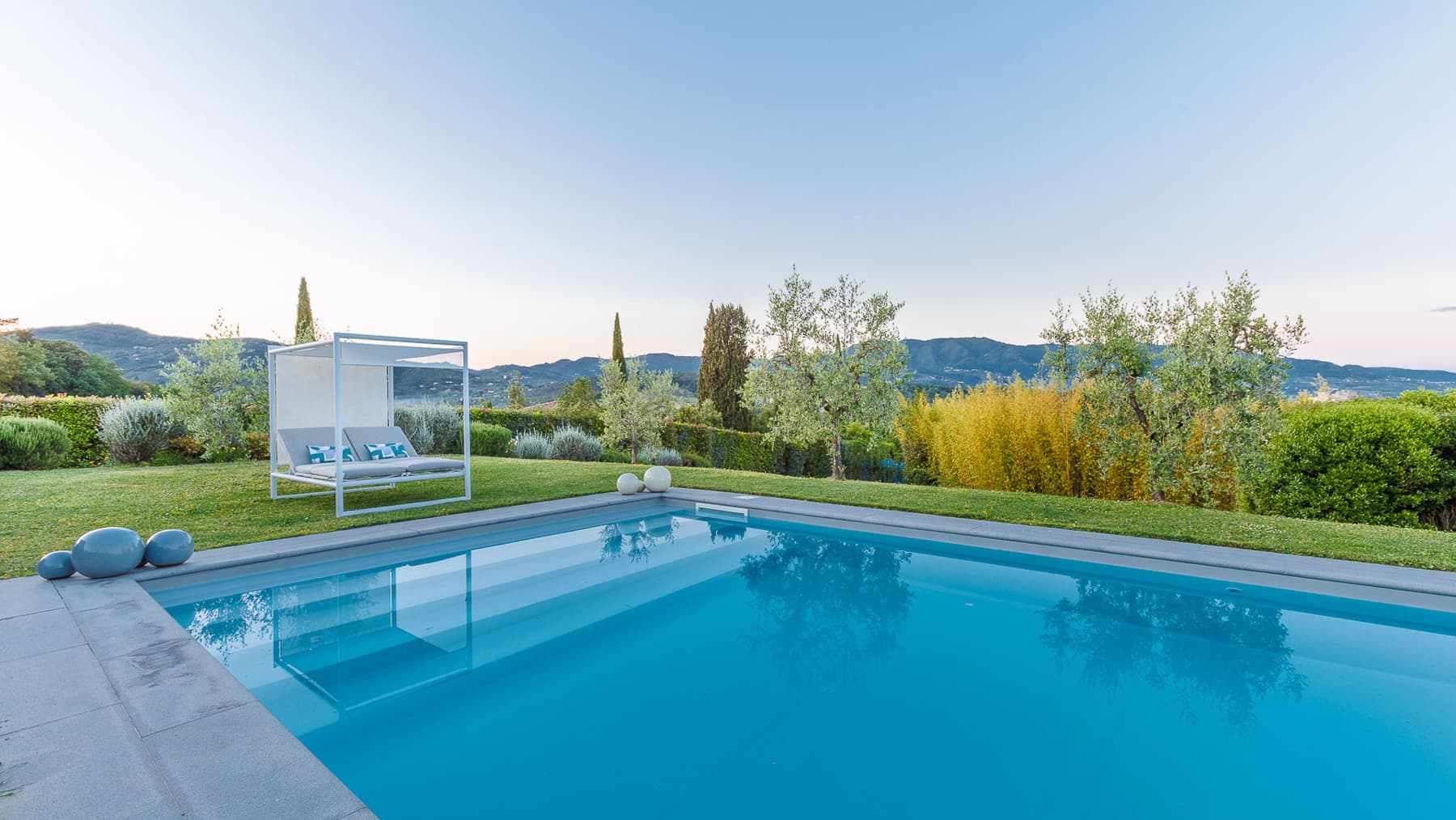 Elegant Villa Amidst Tuscany's Scenic Beauty