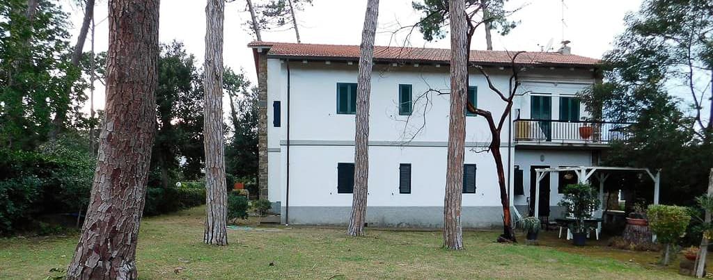 Villa a Punta Ala, immersa nella pineta toscana