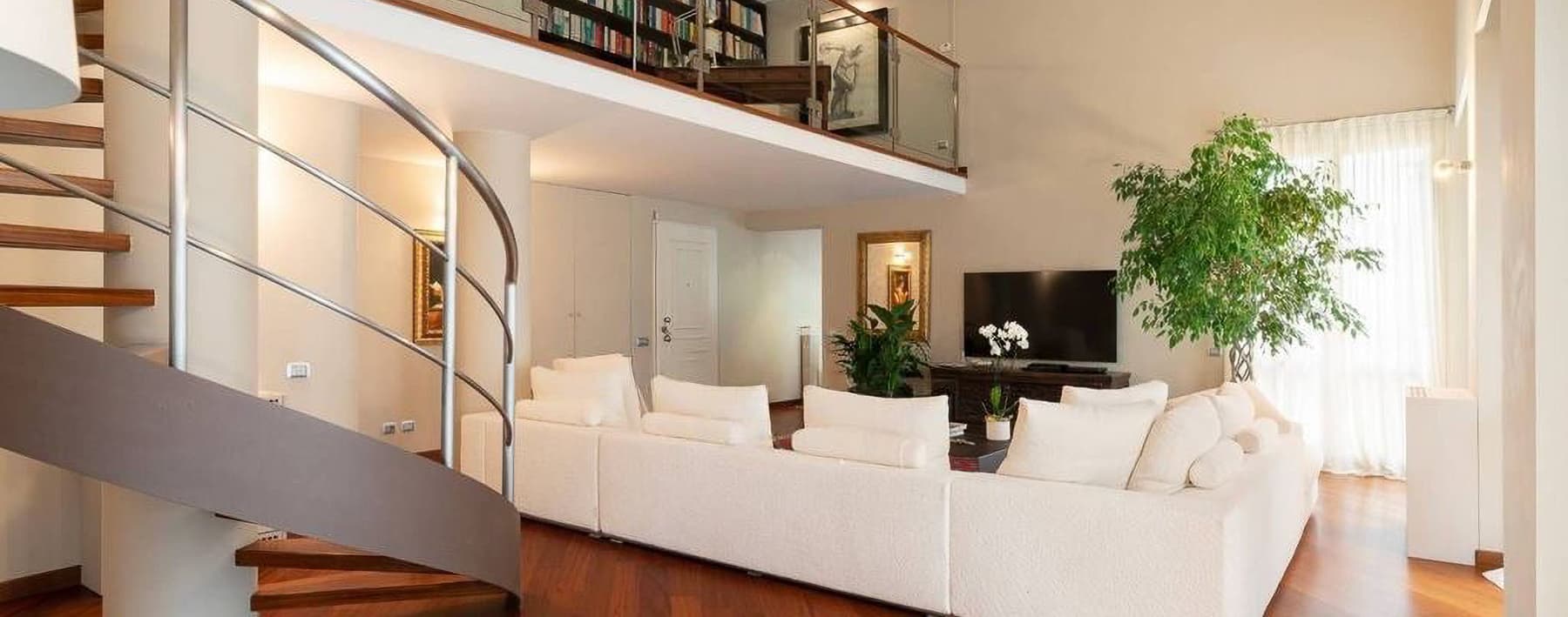 Appartamento di lusso con terrazzo a Milano