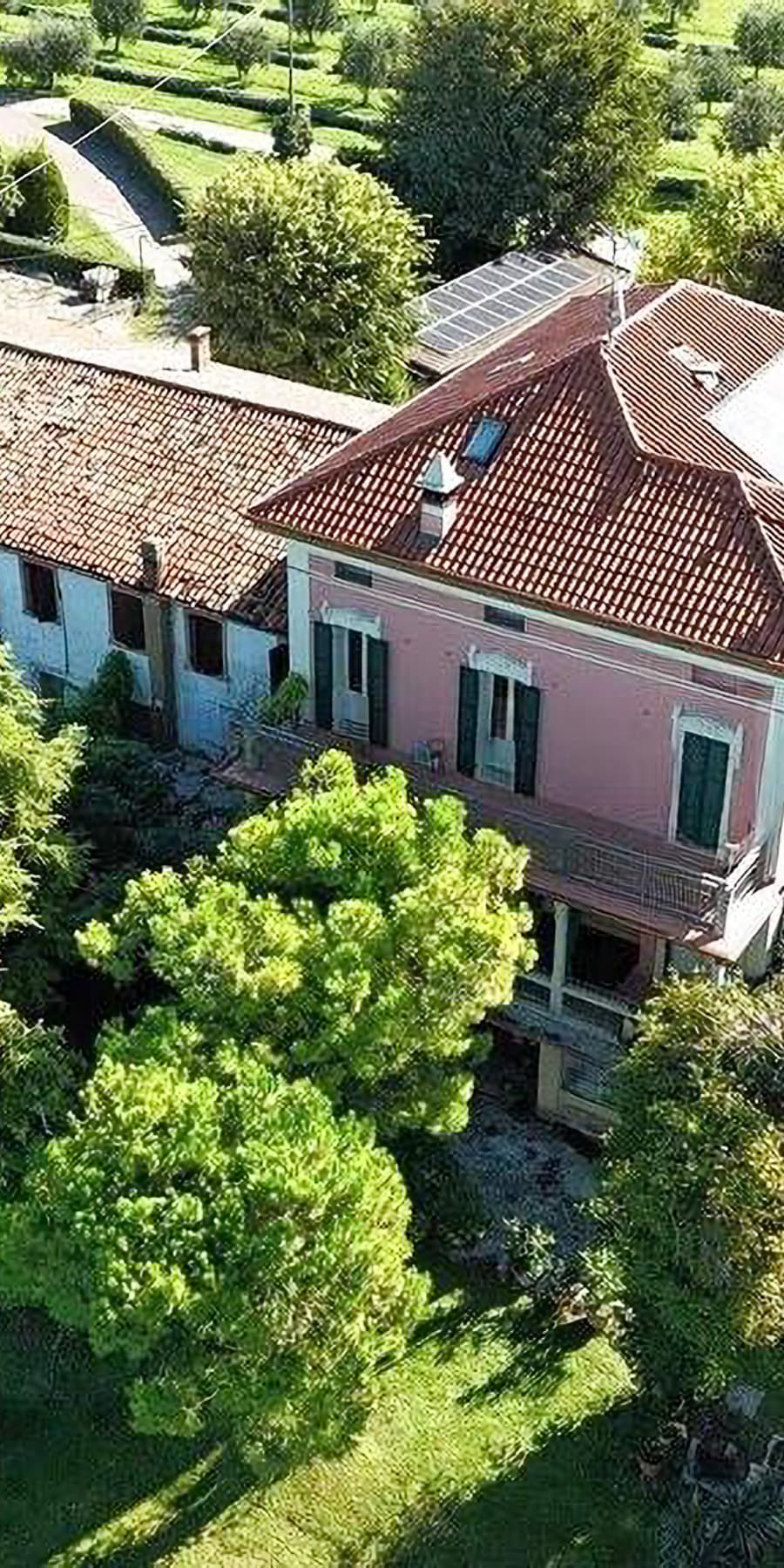 Villa storica a Lazise, incanto sul Lago di Garda