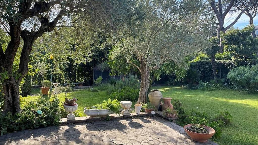 Apartment in Rome, Lazio: Your Urban Oasis Awaits