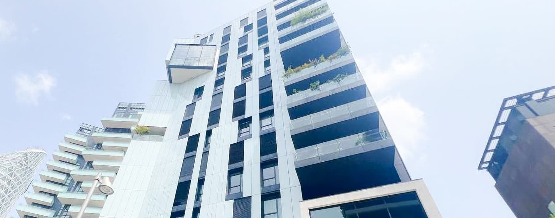 Appartamento di design con terrazzo panoramico a Milano