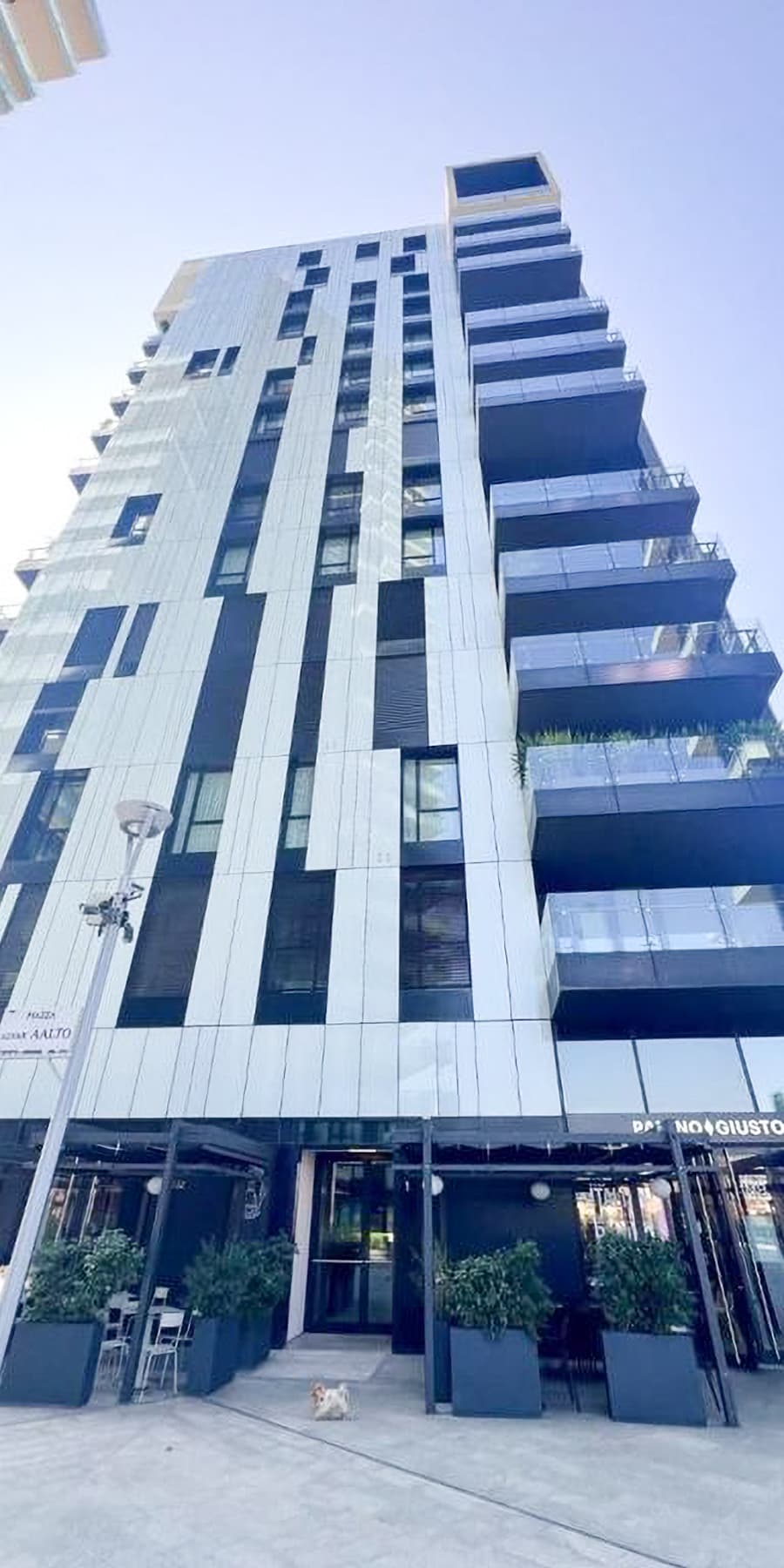 Appartamento di design con terrazzo panoramico a Milano