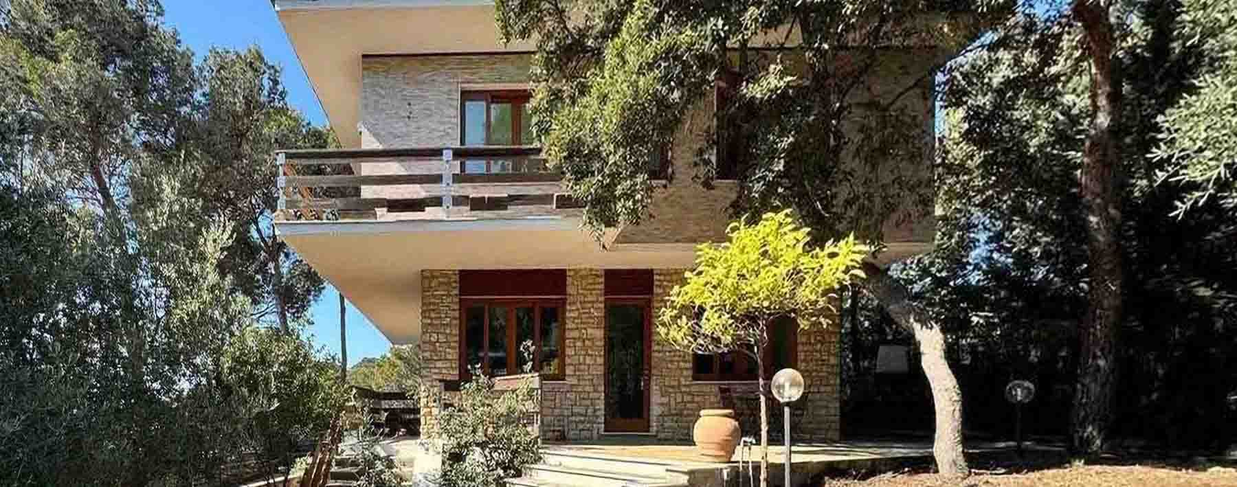 Villa esclusiva a Livorno con vista mare e piscina