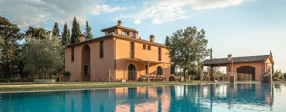 Villa storica a Montelopio, cuore della Toscana
