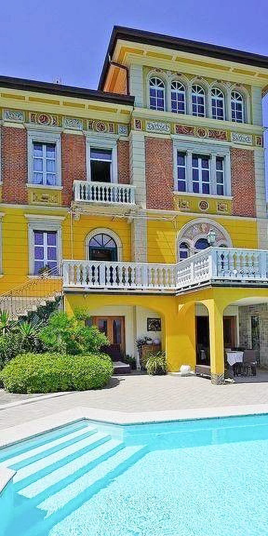 Villa elegante con piscina a Roé, vista Lago di Garda