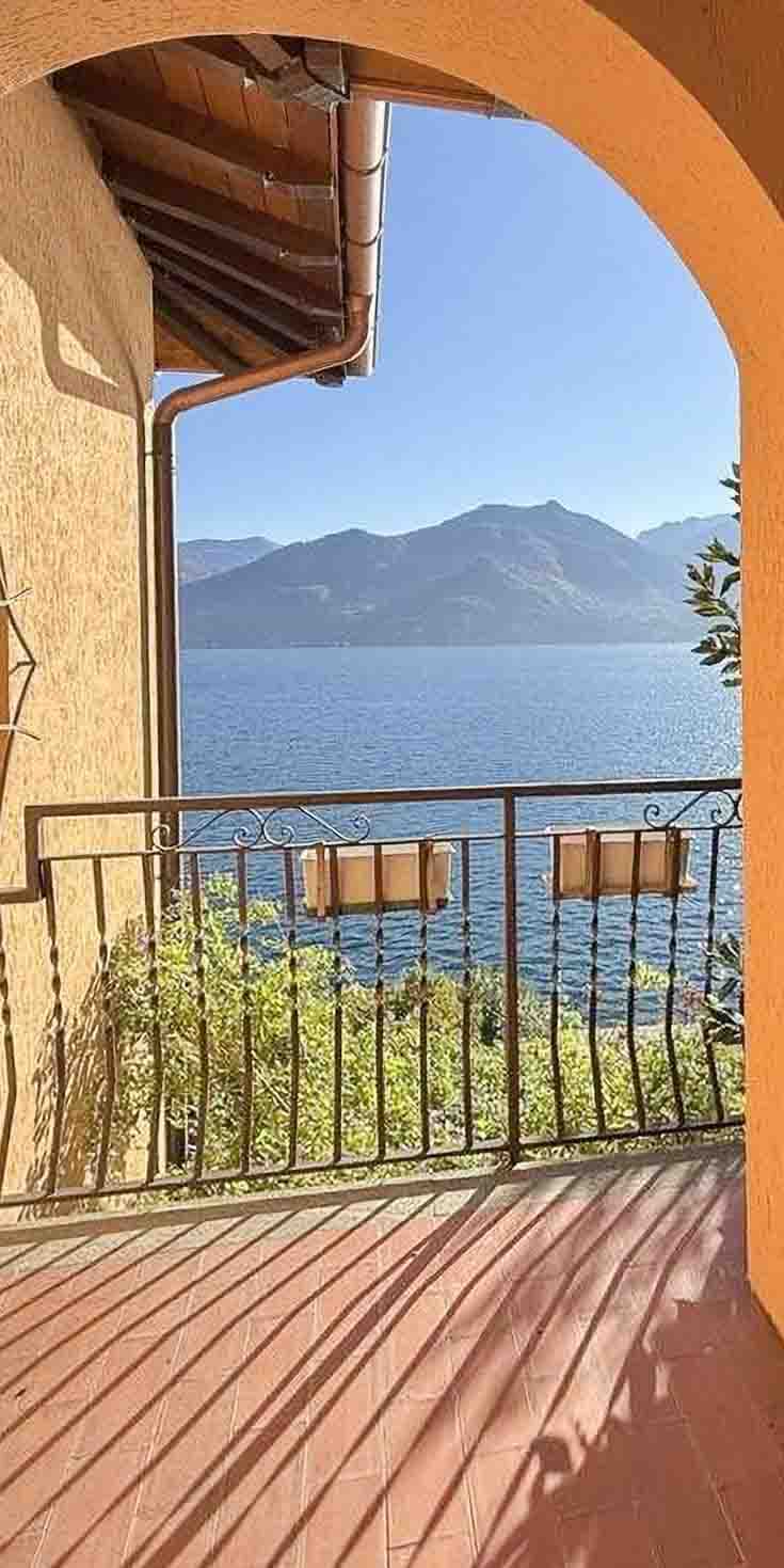 Villa by Lake Como in Lombardia