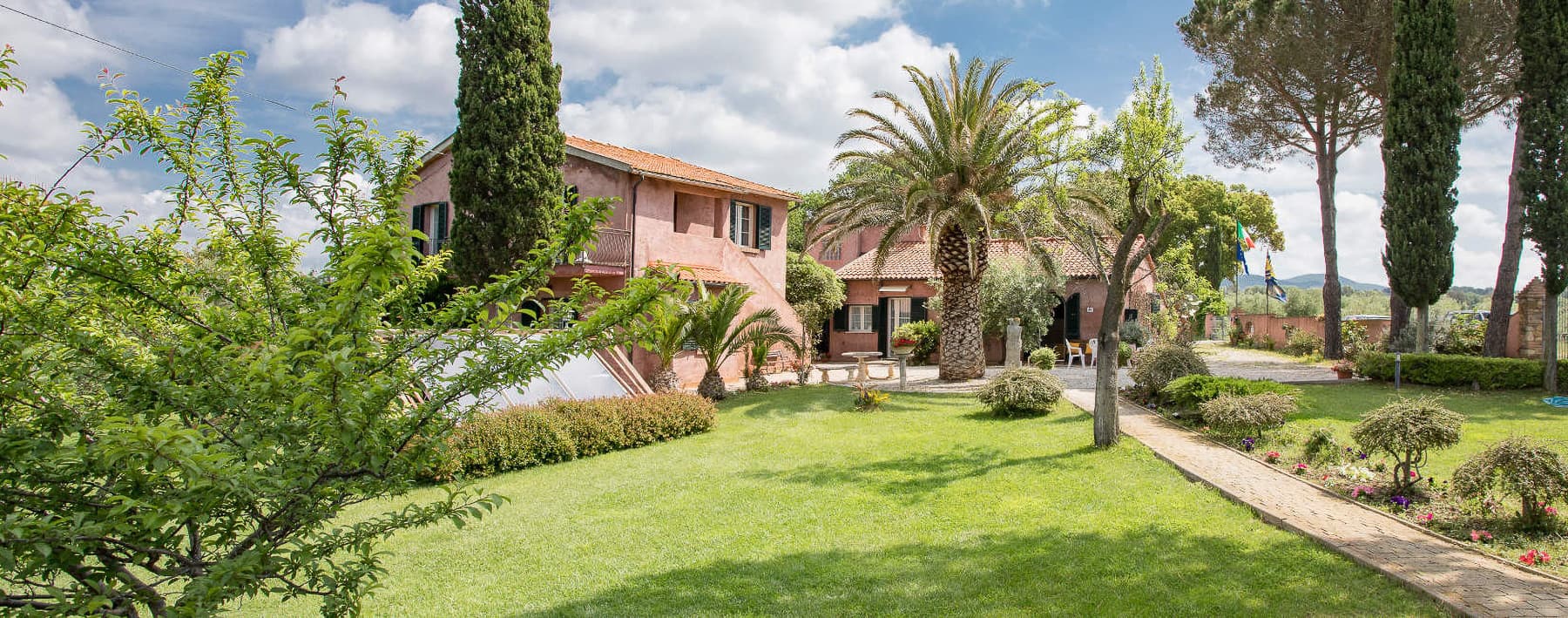 Casale di Lusso a Bibbona, 460 mq di Eleganza Toscana