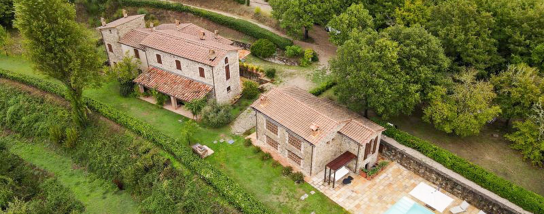 Casale di 375 mq nella campagna di Umbertide, Umbria