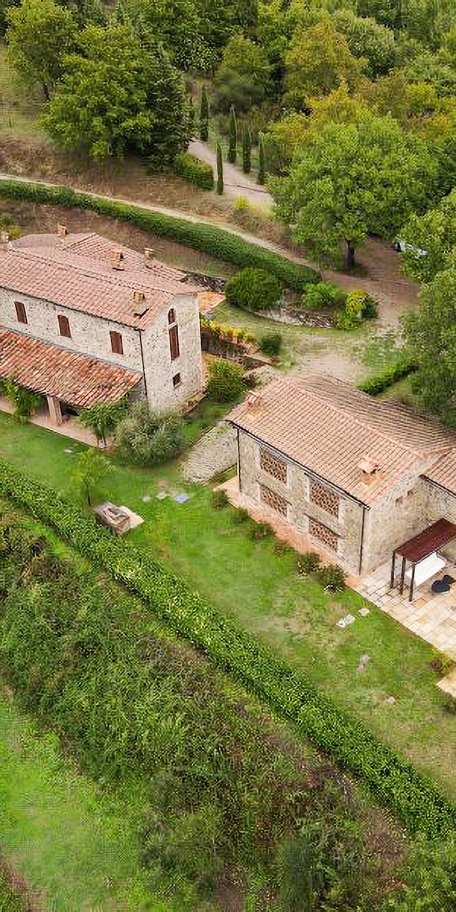 Casale di 375 mq nella campagna di Umbertide, Umbria