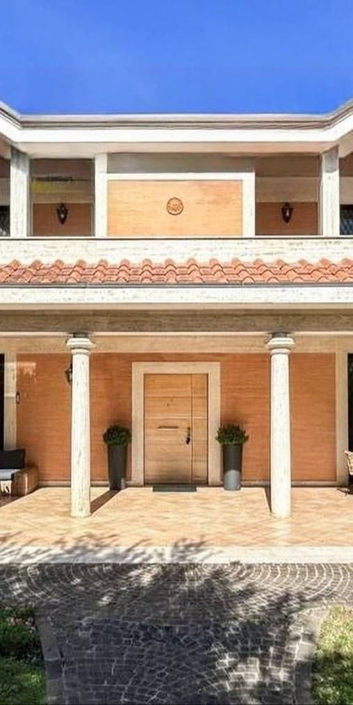 Villa esclusiva a Roma con giardino privato di 800 mq