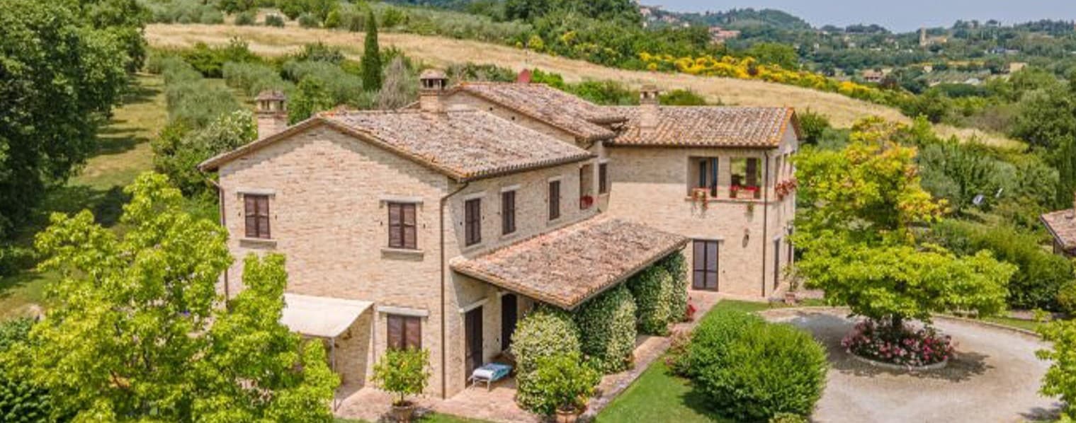 Villa esclusiva nel verde di Perugia, 700 mq eleganti