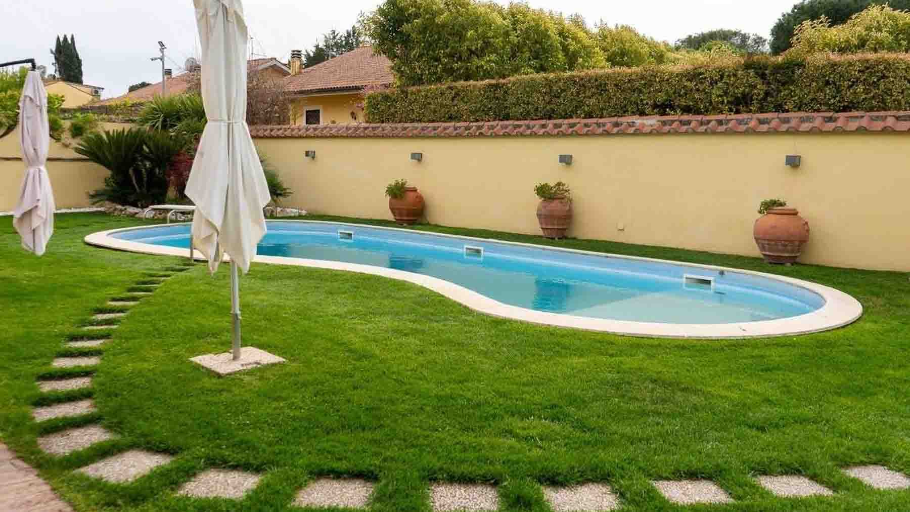 Elegant Villa with Private Pool in Rome, Lazio