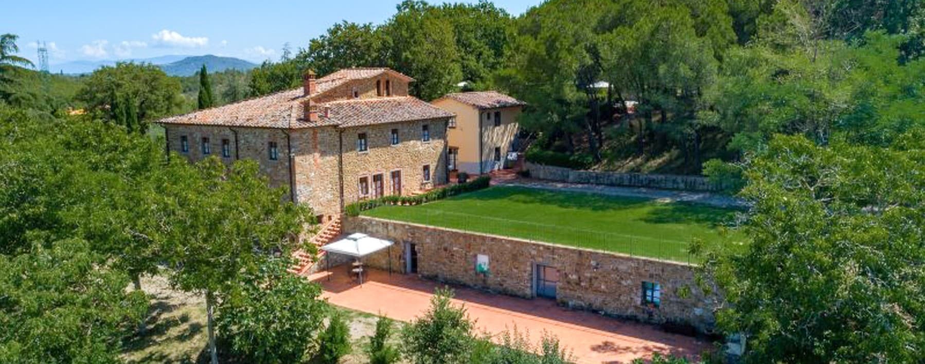 Tenuta-Complesso in Bucine, Tuscany's Rolling Hills