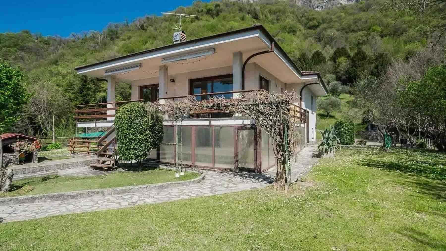 Stunning Villa on Lake Como, Mandello del Lario