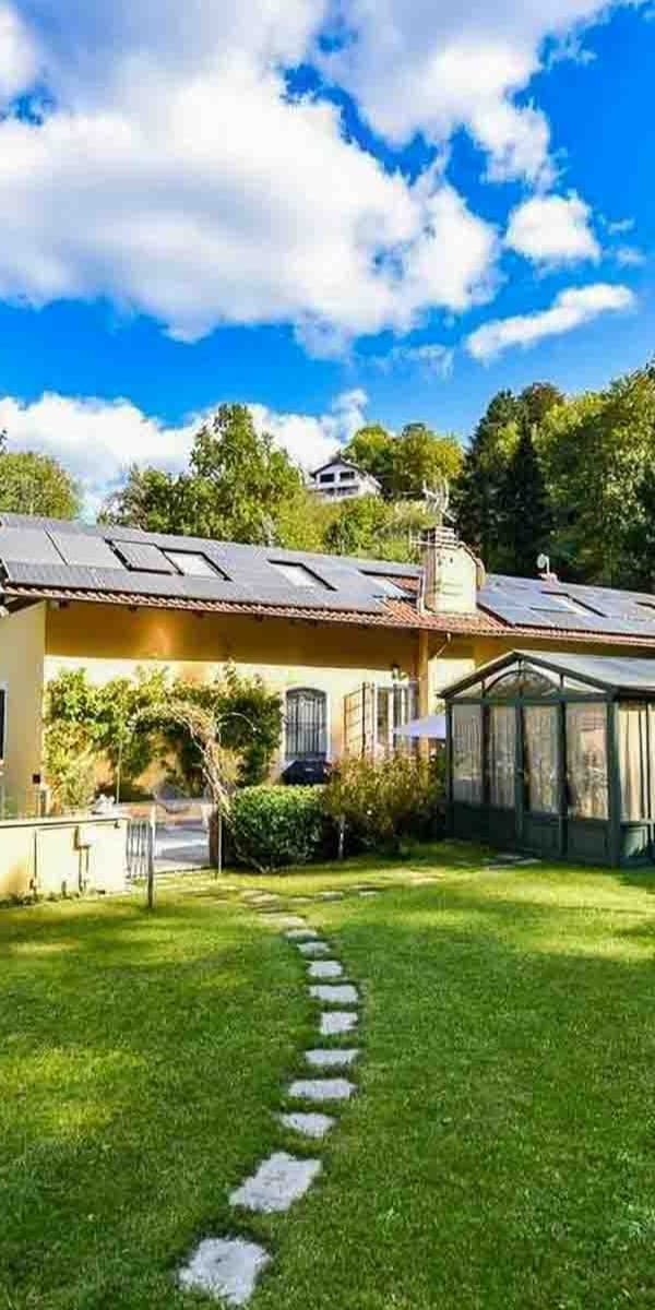 Casale elegante con giardino a Torino, 255 mq di charme