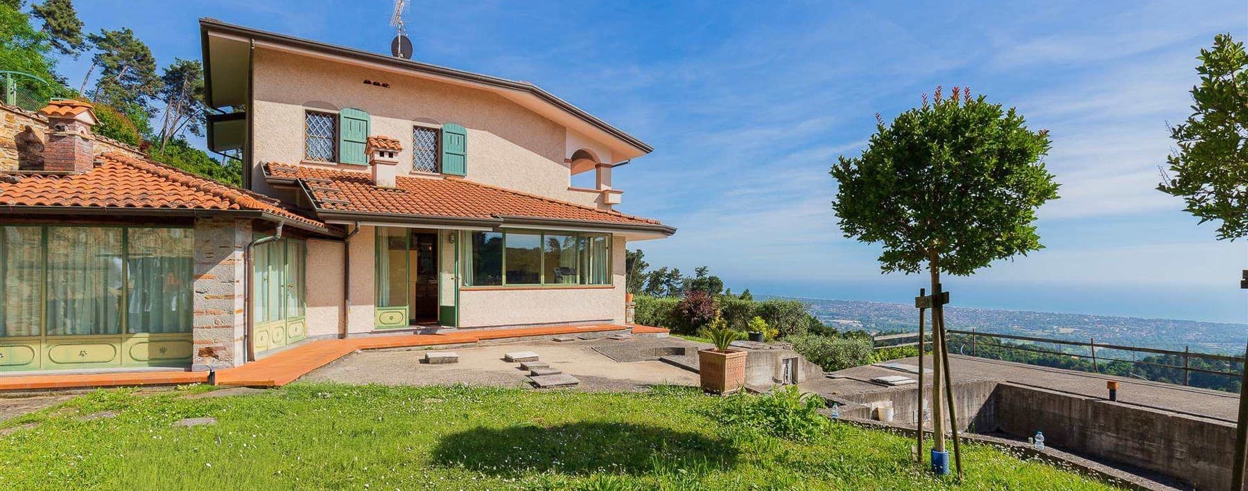 Elegant Villa in Strettoia, Tuscany - 400 Sq. mt.