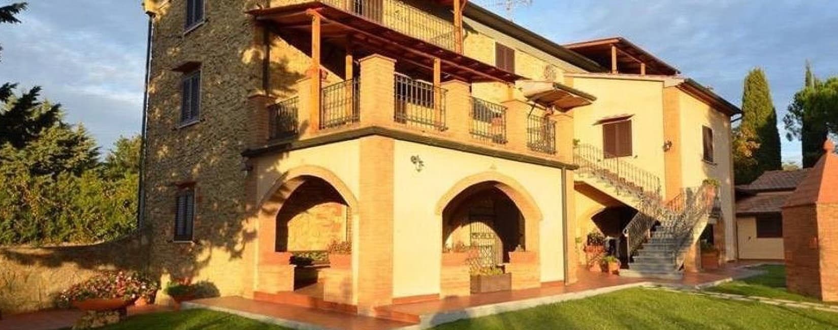 Villa esclusiva a Guardistallo, cuore della Toscana