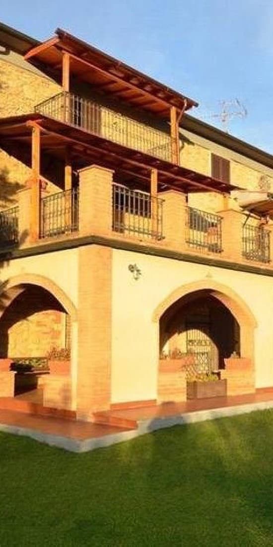 Villa esclusiva a Guardistallo, cuore della Toscana