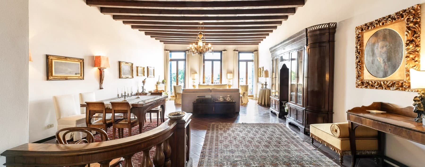 Historic Apartment Overlooking Prato della Valle, Padova