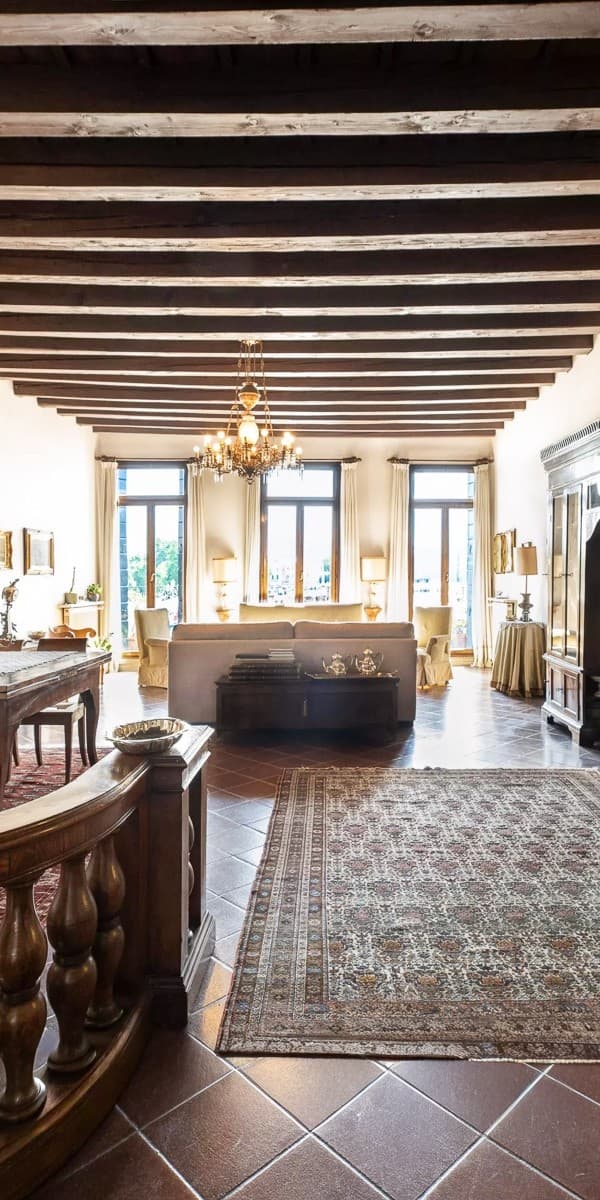 Historic Apartment Overlooking Prato della Valle, Padova