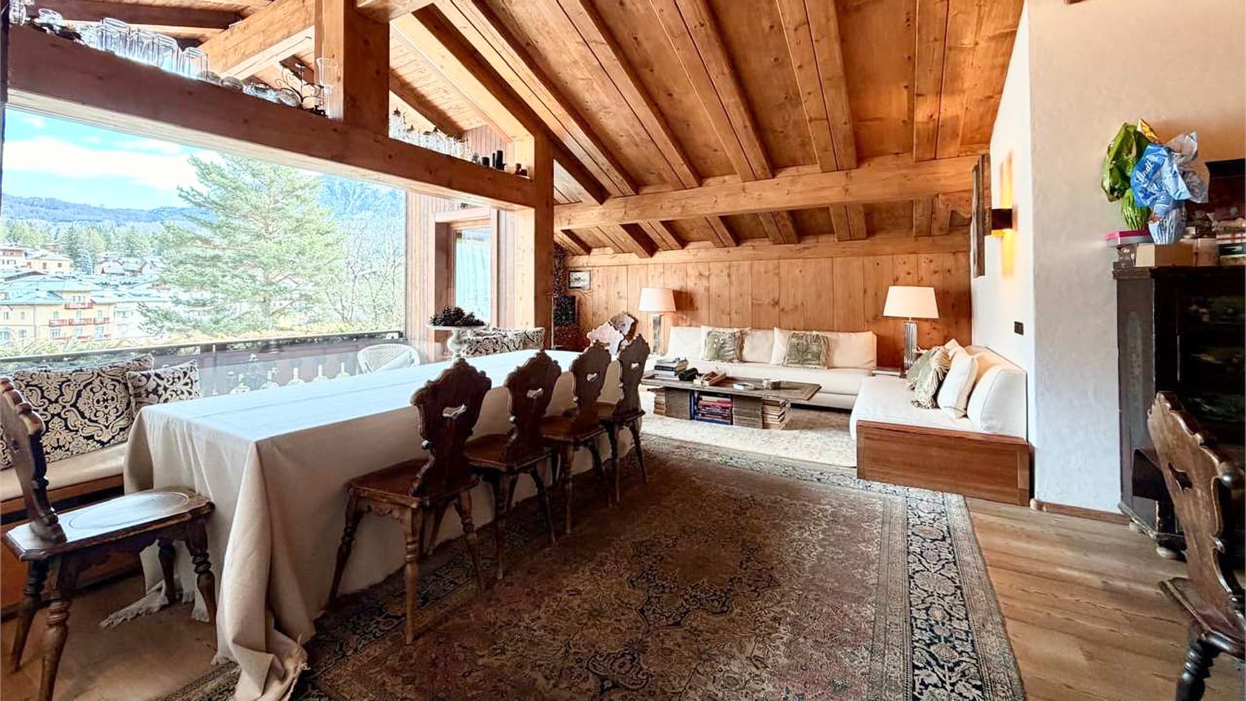 Appartamento con travi a vista a Cortina d'Ampezzo