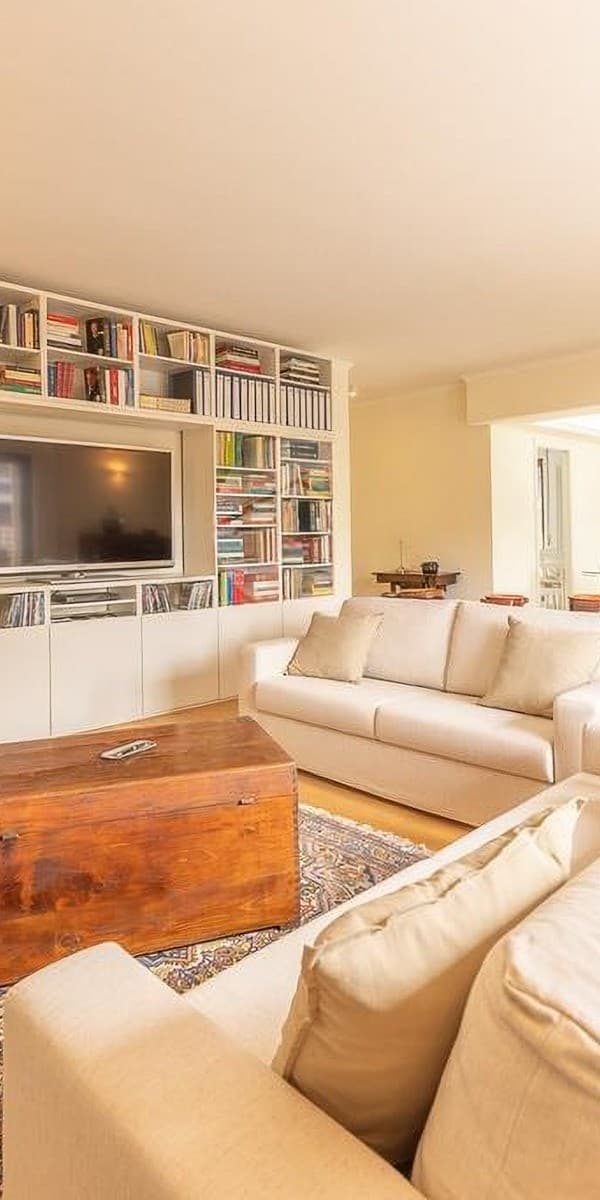 Spacious Apartment in Vibrant Rome, Lazio