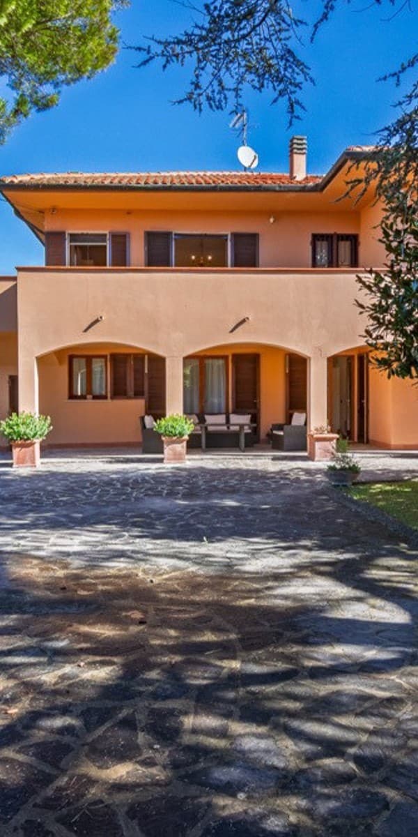 Charming Villa in Ceppaiano, Tuscany