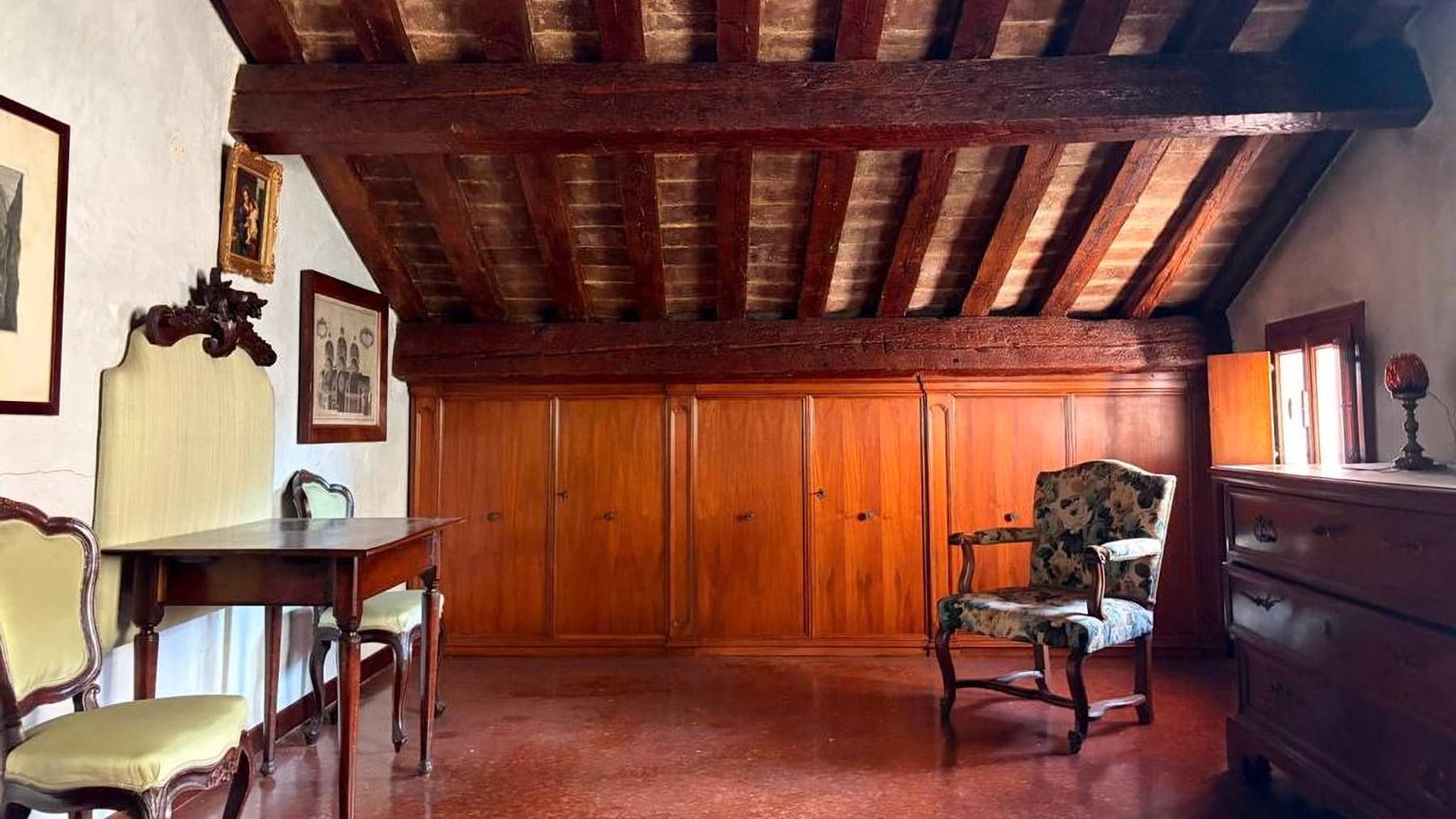 Elegant Property in Padova, Veneto with Private Garden