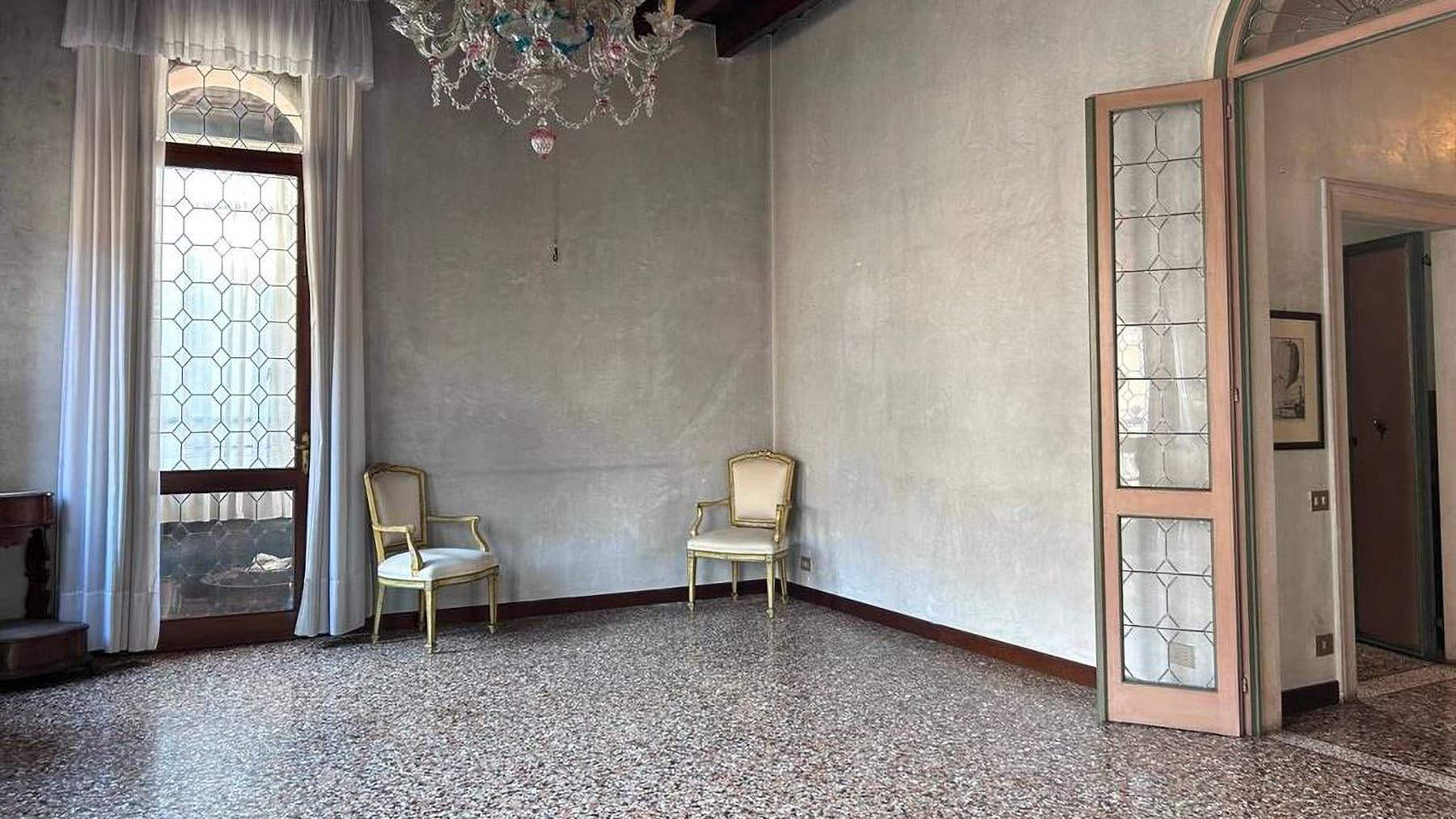 Elegant Property in Padova, Veneto with Private Garden
