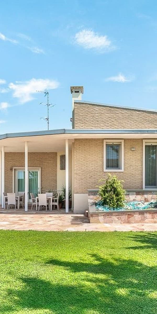 Villa elegante a Ponte San Nicolò con ampio giardino