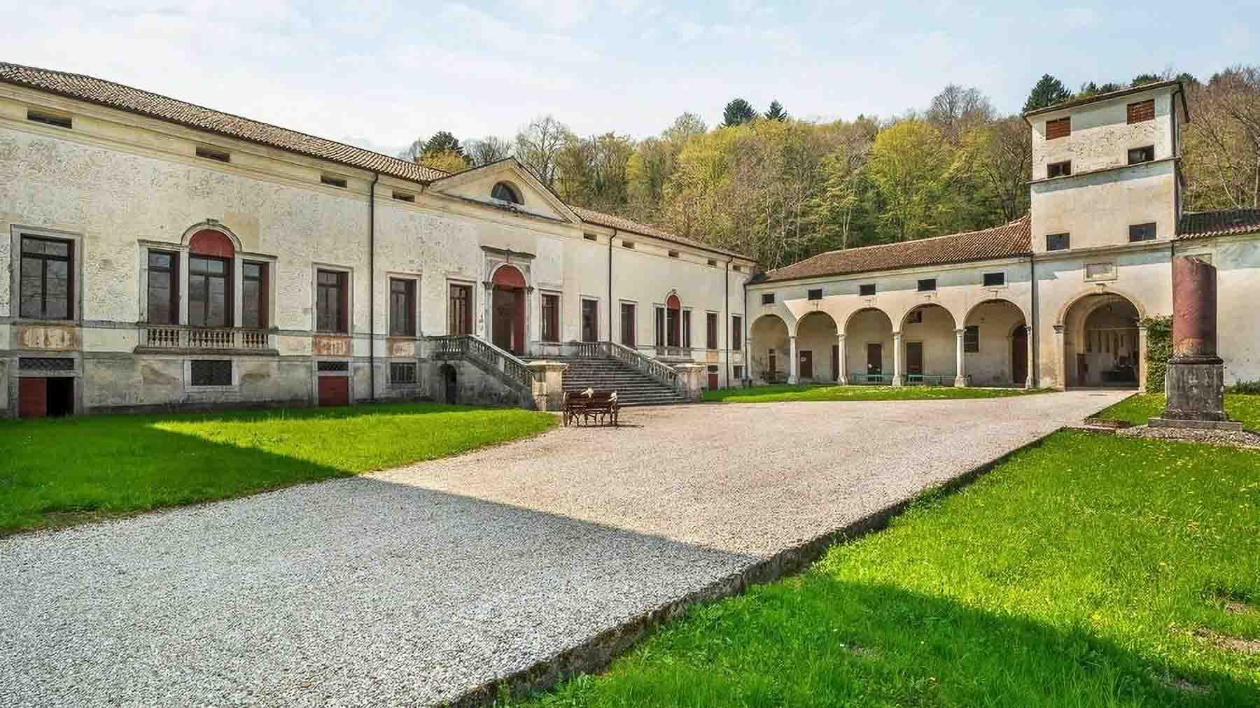 Villa con ampio giardino a Velo d'Astico