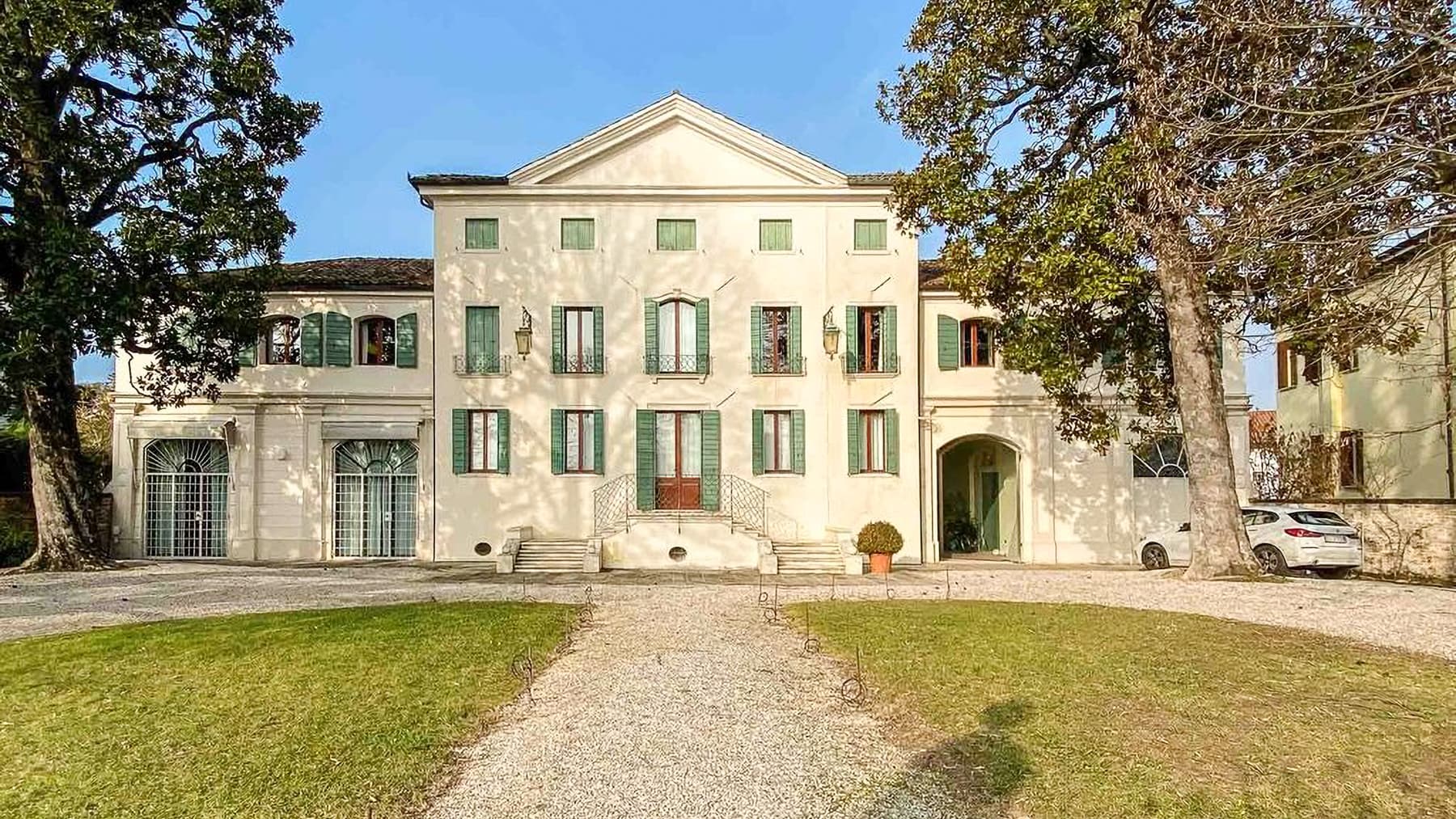 Spacious Villa with Garden in Dolo, Veneto