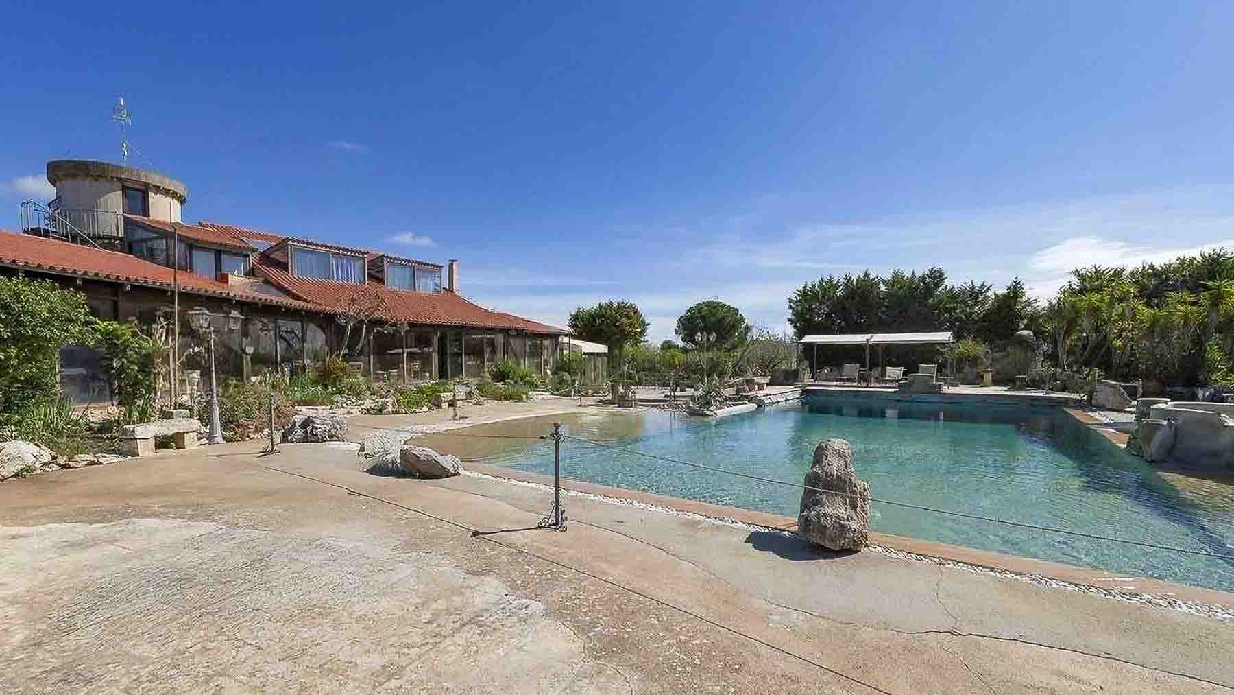 Spacious Villa with Pool in Lizzanello, Puglia