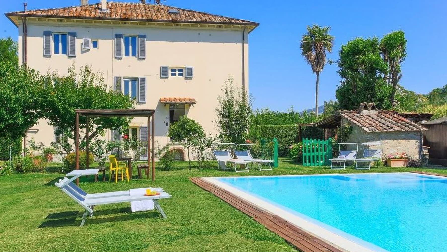 Spacious Villa with Pool in Lucca, Tuscany