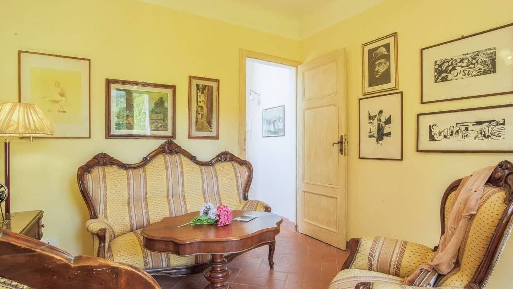 Spacious Villa with Pool in Lucca, Tuscany