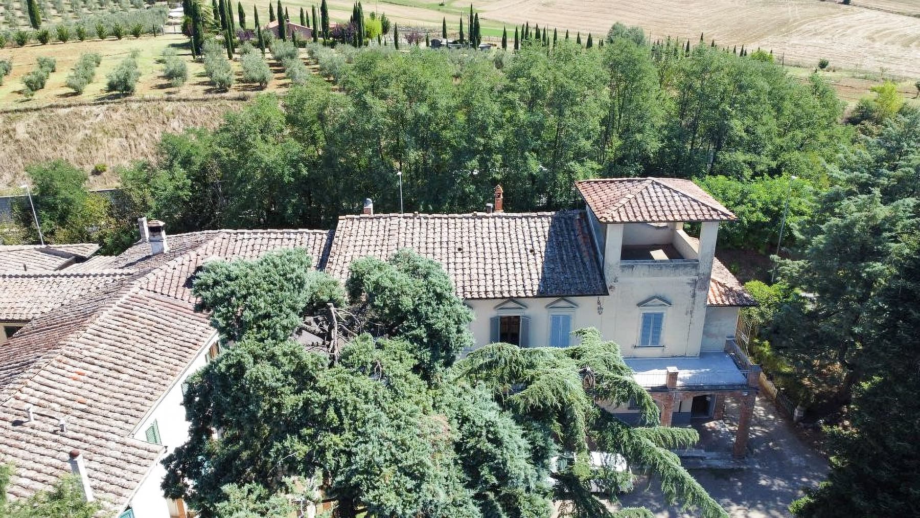 Porzione di casa 358mq nelle colline di Siena