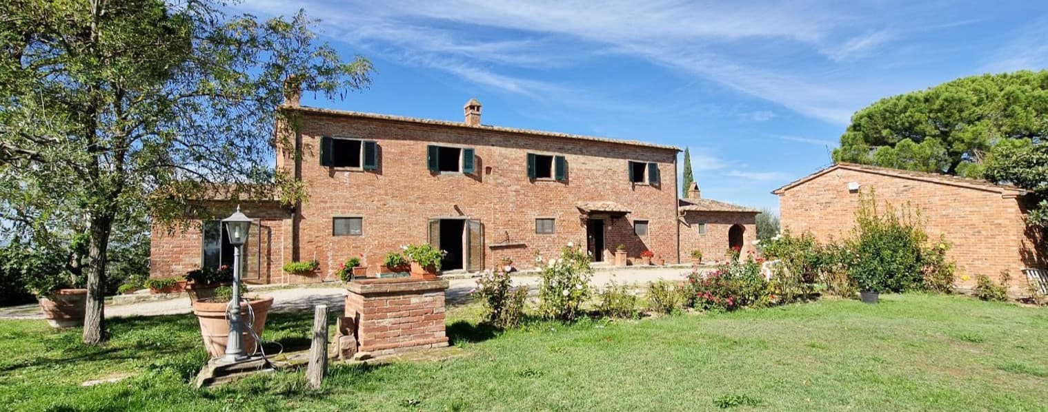 Casale Toscano di 500 mq con piscina a Cortona