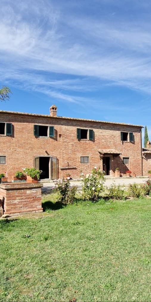 Casale Toscano di 500 mq con piscina a Cortona