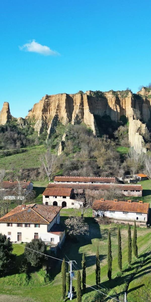 Casale in Toscana, Castelfranco Piandiscò con 28 ettari