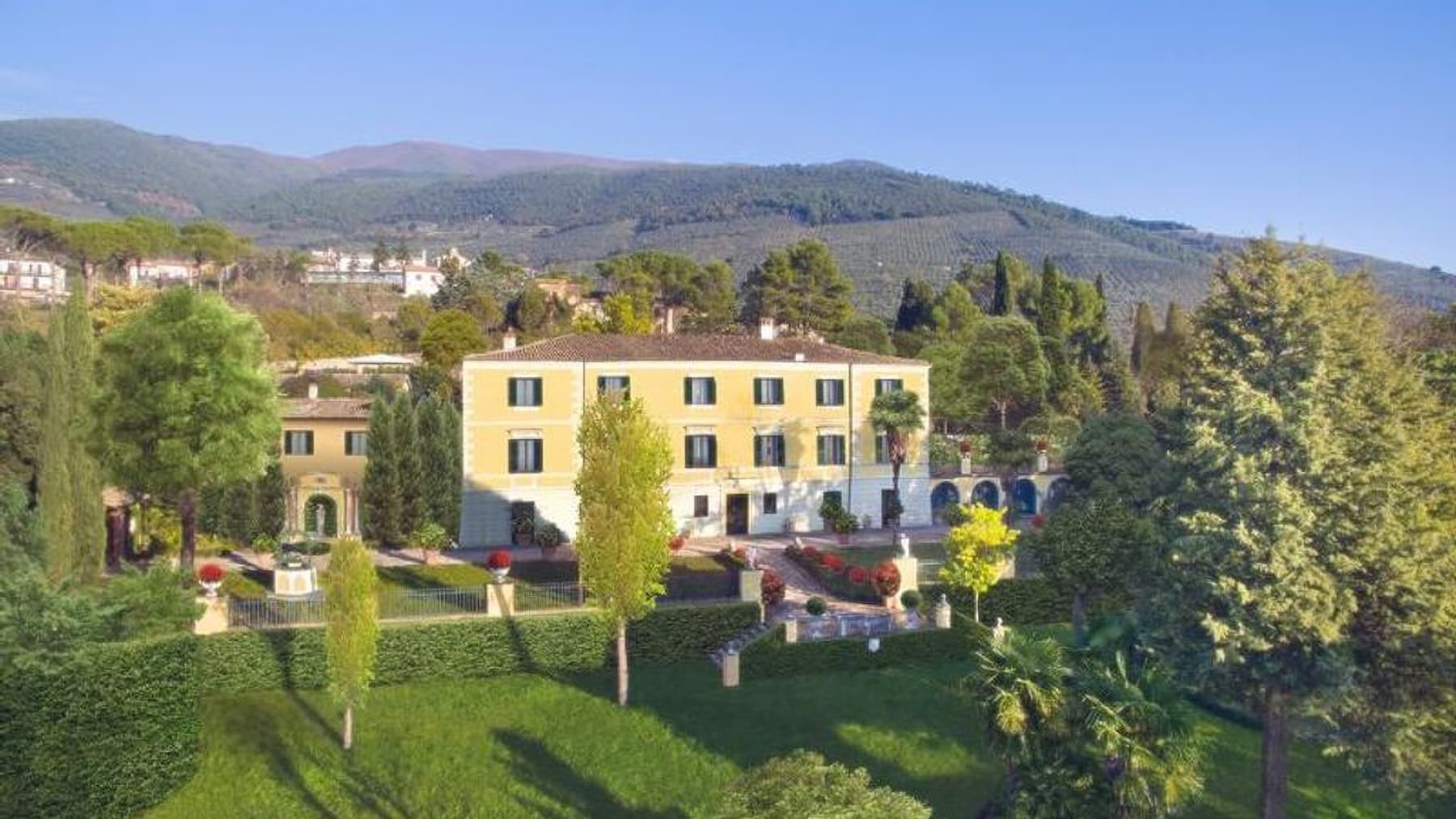Spacious Villa in Pigge, Umbria with Private Garden