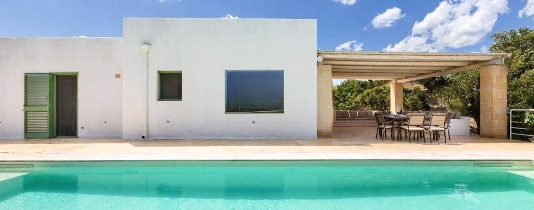 Villa con Piscina e Vista Mare a Carovigno, Puglia